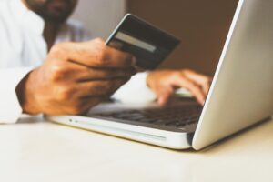 カニギフトをカード決済で安全に購入する方法は？